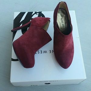 Nine West Wine Booties, Size 6